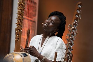 Festivalis ORIENT grįžta į Vilnių su gydančia muzikos patirtimi