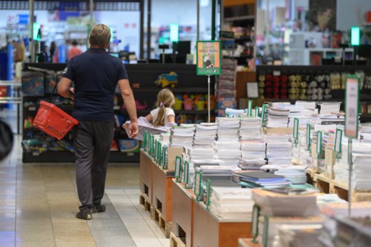 Skausmingos sumos: vien bazinis krepšelis pirmokui – 370 eurų