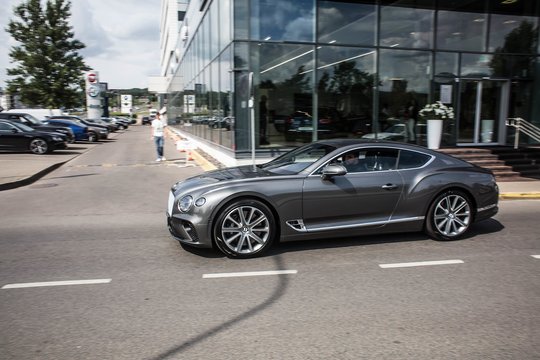 Šiuo metu Lietuvoje įregistruotas tik vienas šios markės automobilis – užtat koks: 440 km/val. greitis dar ne viskas