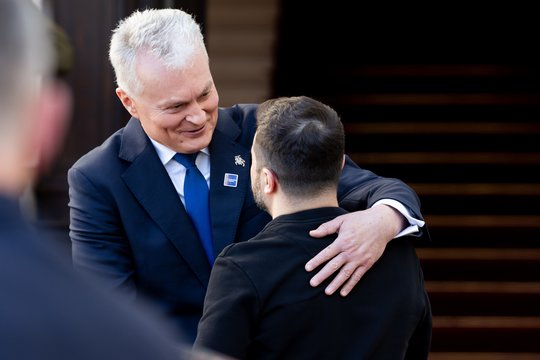 G. Nausėda telefonu kalbėjosi su V. Zelenskiu