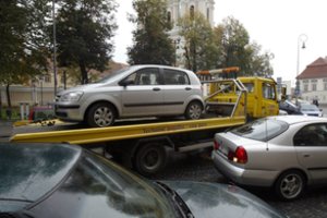 Įvardijo klaidą, dėl kurios prireikia pagalbos kelyje – nepraleiskite to pro pirštus