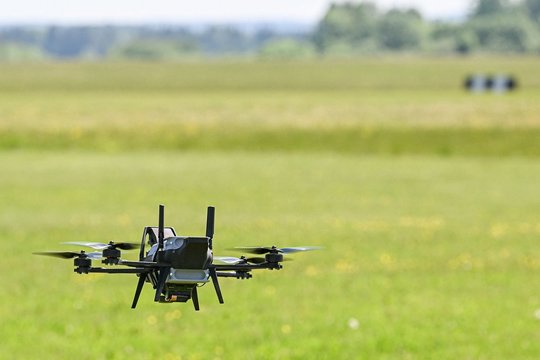 KAM steigs 9 dronų mokymų centrus visoje Lietuvoje – apmokys 22,5 tūkst. piliečių