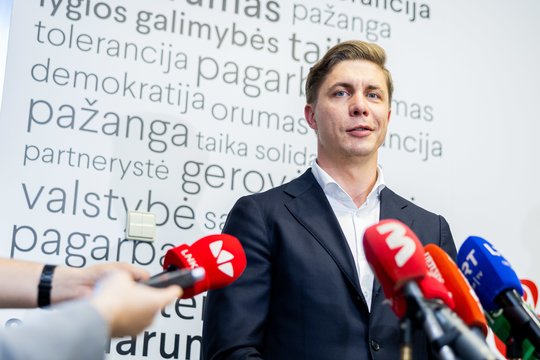 Demokratų pasiūlymus išgirdęs M. Sinkevičius žada juos vertinti: atsakė, kada gali aiškėti koalicijos paveikslas