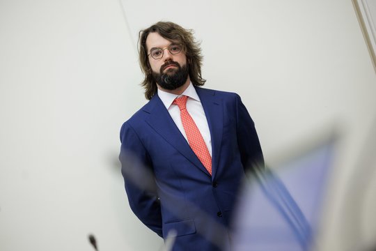 Neeiliniame Seimo posėdyje aiškinsis dėl P. Poderskio verslo interesų: užkliuvo „itin radikalus“ įstatymo projektas