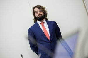 Neeiliniame Seimo posėdyje aiškinsis dėl P. Poderskio verslo interesų: užkliuvo „itin radikalus“ įstatymo projektas