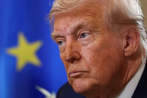 JAV sutrumpintoje žmogaus teisių ataskaitoje kritikuoja Europą dėl žodžio laisvės