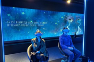 Venecijos kino festivalio rengėjus sužavėjo virtualios realybės patirtis „Pasaulių sutvėrimas“