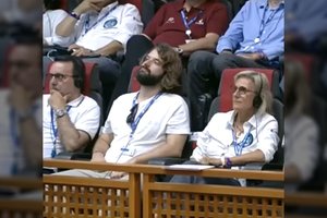 Paskutinės minutės egzotiška kelionė – ne tokia ir įdomi? Paskelbė įrašą, kur P. Poderskis stebi palydovo iškėlimą