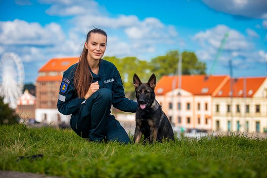 Susipažinkite: keturkojė pareigūnė Nora pasiruošusi pradėti tarnybą Klaipėdoje