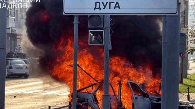 Dramatiški kadrai iš Belgorodo: Ukrainos bepilotis orlaivis pataikė į automobilį