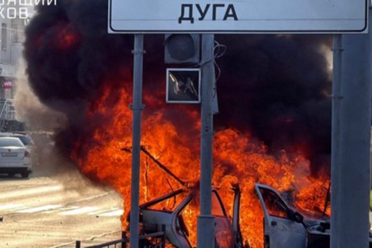 Dramatiški kadrai iš Belgorodo: Ukrainos bepilotis orlaivis pataikė į automobilį
