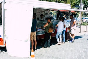 Pajūrio kurorte – ligos protrūkis: mirė sumuštinį suvalgiusi moteris