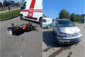 Tragiška avarija Alytuje: iš šalutinio kelio išlindęs „VW Sharan“ susidūrė su motociklu – motociklininkas žuvo