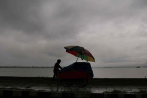 Per potvynį Indijos Kašmyro kalnų kaimelyje žuvo 46 asmenys