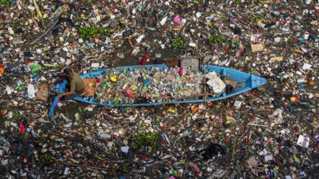 Pasaulio šalims nepavyko susitarti dėl kovos su plastiko tarša: valstybės pasidalijo į dvi grupes