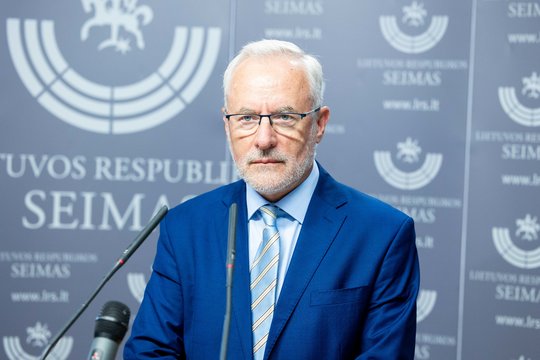 J. Razma siūlo įstatymu įpareigoti premjerą dalyvauti Seimo frakcijų ar komitetų posėdžiuose