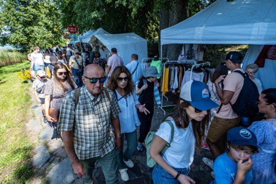 Trakus užliejo Žolinės dvasia: prasidėjo tradicinis Kopūstinės kermošius