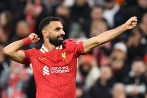 Anglijos „Premier“ lygos startas: žuvusį D. Jotą pagerbę čempionai titulo gynimą pradėjo pergale paskutinėmis minutėmis