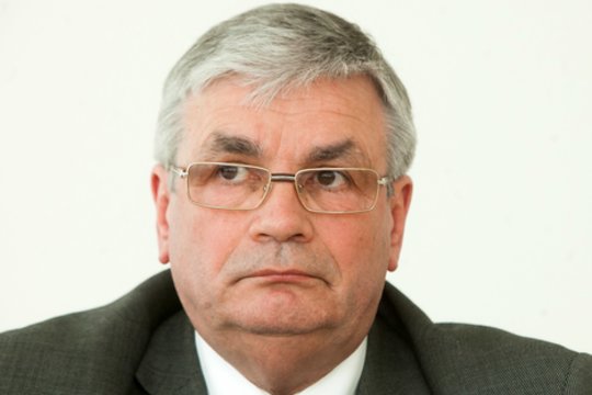 Signatarui J. Prapiesčiui skyrė valstybinę rentą