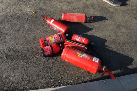 Kombainą Jurbarko rajone gesinęs vyras prisikvėpavo gesintuvo miltelių – prireikė medikų pagalbos