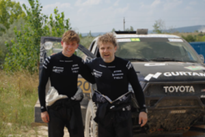 B. Vanago kelionė Vengrijoje baigėsi – užsidegė automobilis