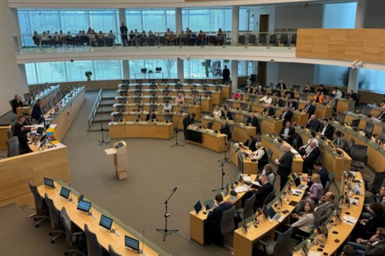 Konservatoriai neatlyžta: vėl prašo leisti susipažinti su Vyriausybės ir „Veolia“ taikos sutartimi