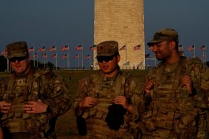 Trys JAV valstijos siųs nacionalinės gvardijos karius į Vašingtoną