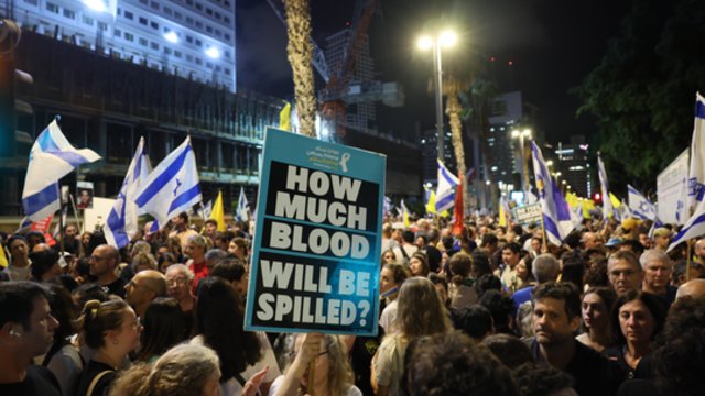 Dėl protestų Izraelyje kilo sąmyšis: blokuoti keliai, panaudotos vandens patrankos, sulaikyta per 30 žmonių