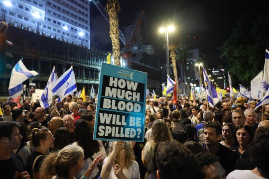 Dėl protestų Izraelyje kilo sąmyšis: blokuoti keliai, panaudotos vandens patrankos, sulaikyta per 30 žmonių