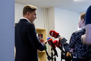 Margą valdžią lipdantys „socdemai“ svarsto, kaip ją dar išplėsti: žvilgsnį kreipia į keturis politikus