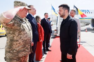 Prieš lyderių susitikimą – D. Trumpo komandos klausimas dėl V. Zelenskio aprangos