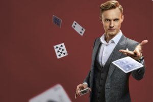 Iliuzionistas R. Bernatonis atsivėrė apie santykius: „Meilė – ne fejerverkai“