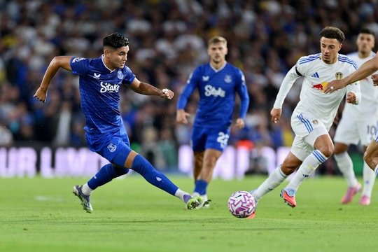 Į Anglijos „Premier“ lygą grįžusi naujokė paskutinėmis minutėmis palaužė „Everton“ komandą