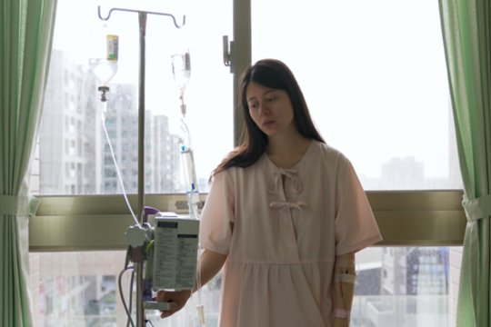 Pastebėta, kokią dar vieną pasekmę sukelia persirgimas COVID-19 – bet tik moterims