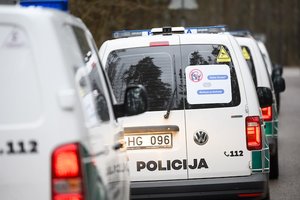 Kaimynės skundų kalnai jaunos šiauliečių šeimos gyvenimą pavertė pragaru: iškvietimai – nepagrįsti, bet dvasinė mėsmalė sukasi