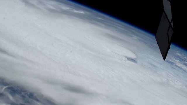 Pamatykite, kaip iš kosmoso atrodo uraganas: įspūdingi gamtos stichijos vaizdai