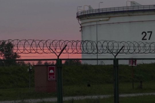 Vengrijai trumpam likus be naftos – įspėjimai Ukrainai ir padėka Rusijai: tikisi vieno