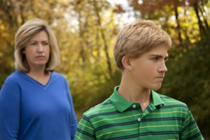 Kaip susitarti dėl paauglių grįžimo laiko vakarais? Pataria specialistė