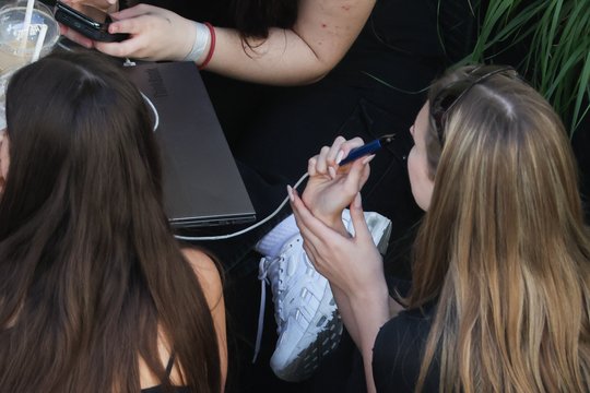 Didžiausias tabako garinimo tarp jaunimo tyrimas rodo, kad tai – pirmas žingsnis į rūkymą