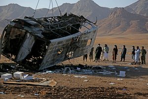 Tragedija Afganistane: per autobuso avariją žuvo 78 žmonės