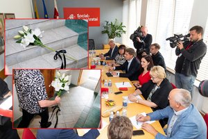 Akibrokštas LSDP būstinėje: derybininkų susitikimo metu atėjęs vyras atnešė juodu kaspinu perrištą puokštę