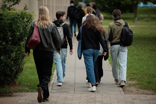 Nuo rugsėjo Lietuvoje mokysis 48 vienuoliktokų ir dvyliktokų klasės, kuriose mažiau nei 21 moksleivis