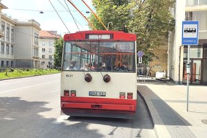 Keisis eismas Vilniaus J. Basanavičiaus gatvėje: troleibusai bus nukreipti apylanka