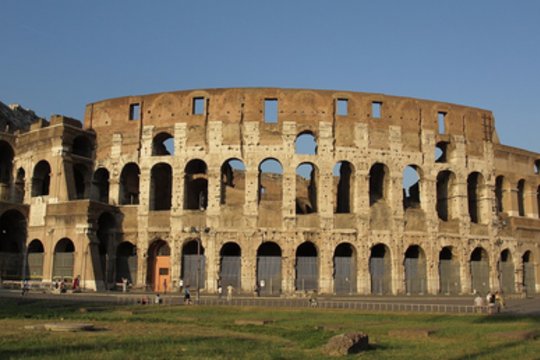 Minia turistų buvo priversta stebėti kraupų vaizdą: vienoje populiariausių Italijos vietų mirė gidė