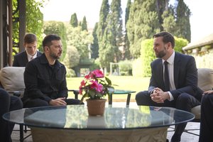 J. D. Vance'as prabilo apie juokelį V. Zelenskiui: priminė apie susitikimą vasarį