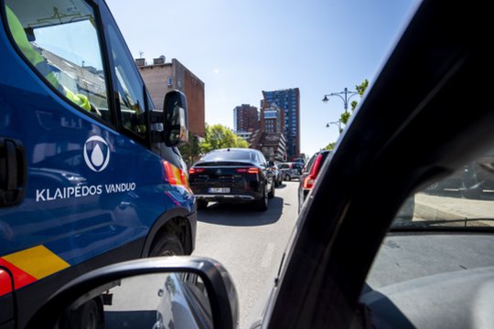 Technika pradės burgzti jau šią savaitę – vienoje Klaipėdos gatvių įrengs 100 parkavimo vietų