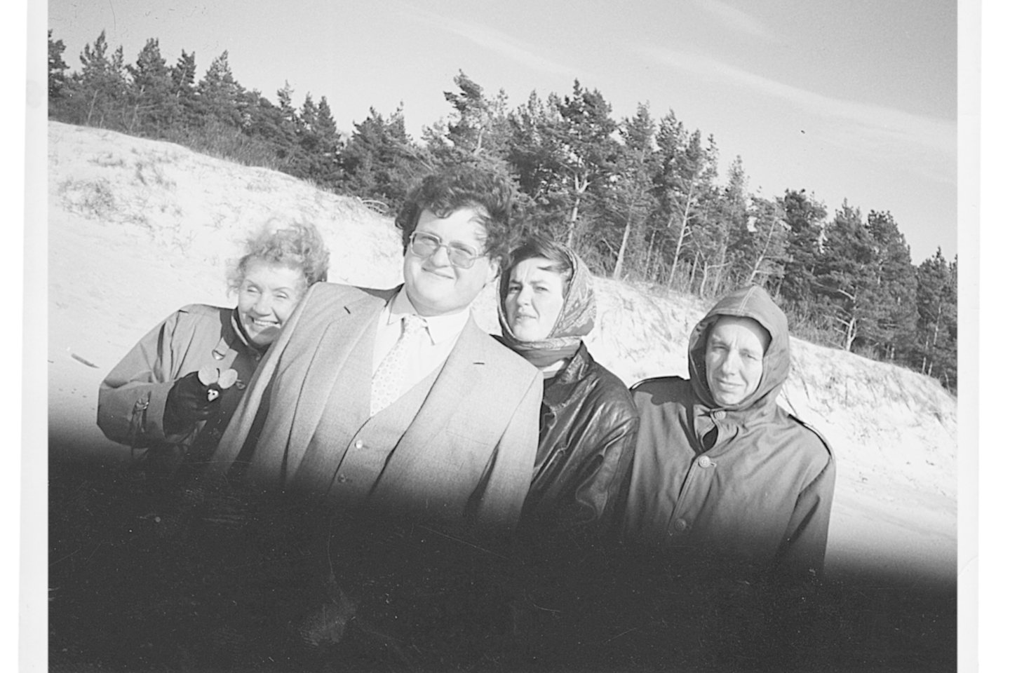 Su Rita Kavoliene, žmona Jolanta ir Arvydu Šliogeriu.<br>Jolantos ir Leonido Donskių asmeninis archyvas.