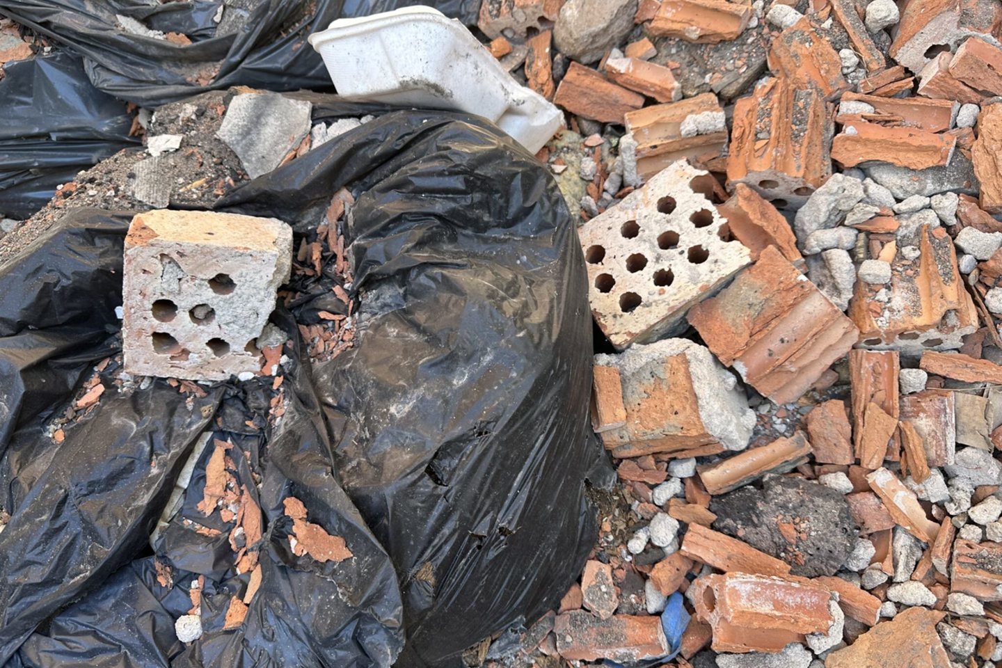 Paaiškėjo, už kiek parduotas legendinio kino teatro pastatas Laisvės alėjoje.<br>„Kas vyksta Kaune“ nuotr.