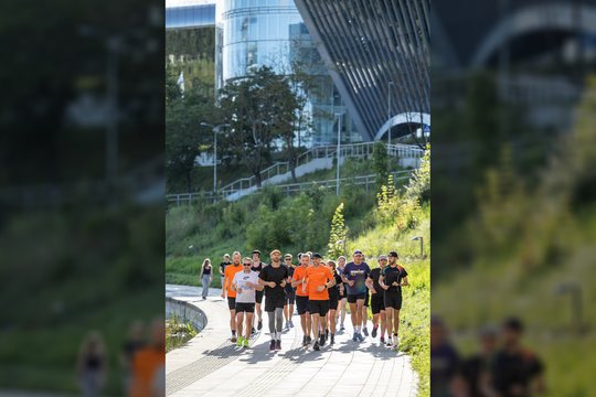 „Swedbank Vilniaus maratono“ dalyviams dovanojamas gyvybės ir traumų draudimas