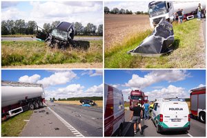 Baisi avarija kelyje „Via Baltica“: susidūrė du sunkvežimiai, lengvasis automobilis ir mikroautobusas – žuvo moteris